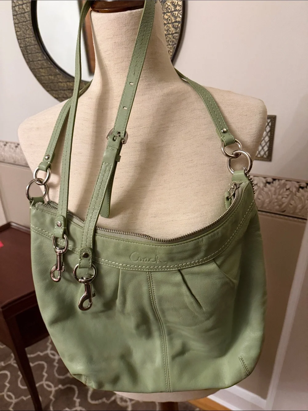 Like New vintage Coach Pale Green Leather Shoulder Bag w two length straps